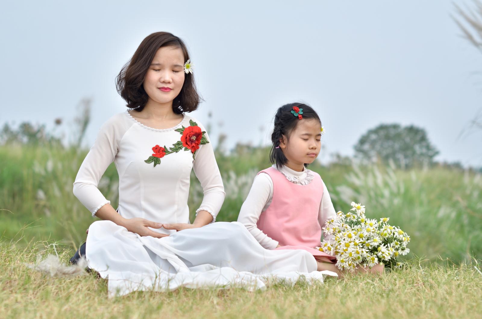 Cần chú trọng rèn luyện cho mình những thói quen tốt như đọc sách để mở mang đầu óc, hoặc ngồi thiền cho nội tâm thanh tịnh. 